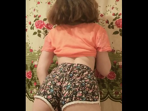 ❤️ Szexi fiatal csaj vetkőzteti le a rövidnadrágját a kamera előtt. ❤ Minőségi szex at hu.pornfuror.ru